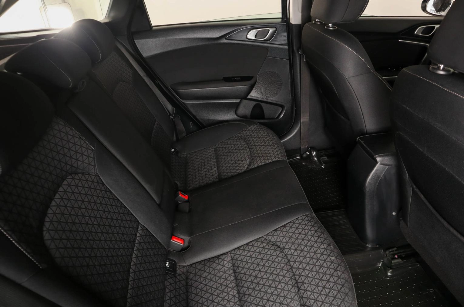 KIA cee'd 10 из 23