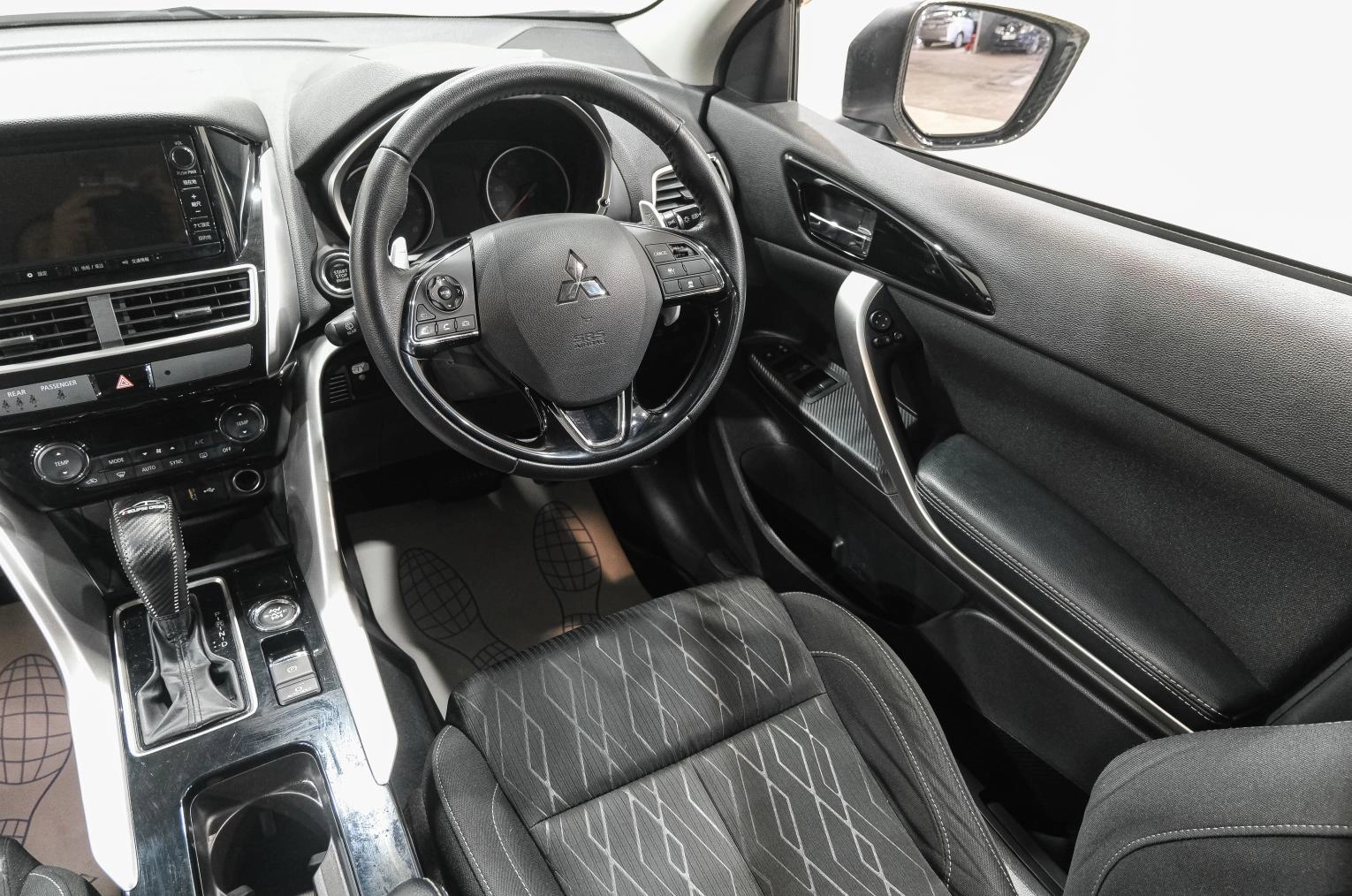Mitsubishi Eclipse Cross 17 из 33