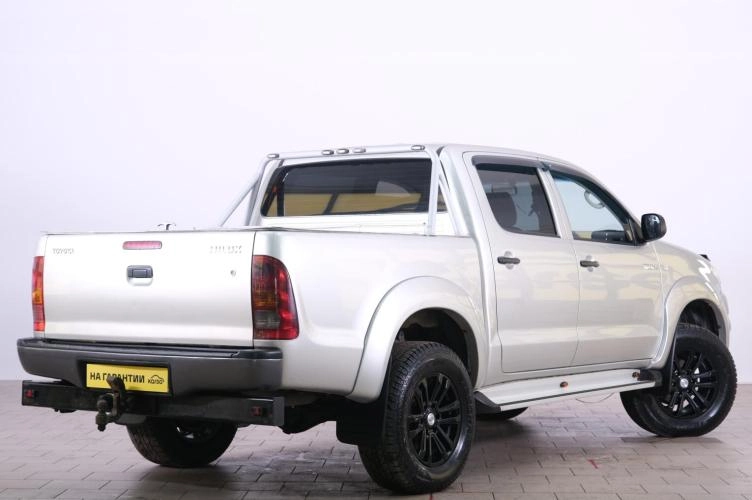 Toyota Hilux 6 из 6