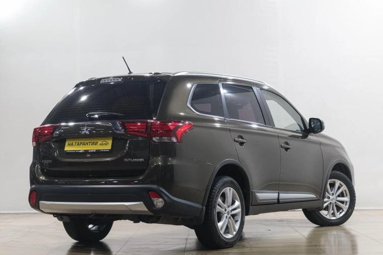 Mitsubishi Outlander 6 из 6