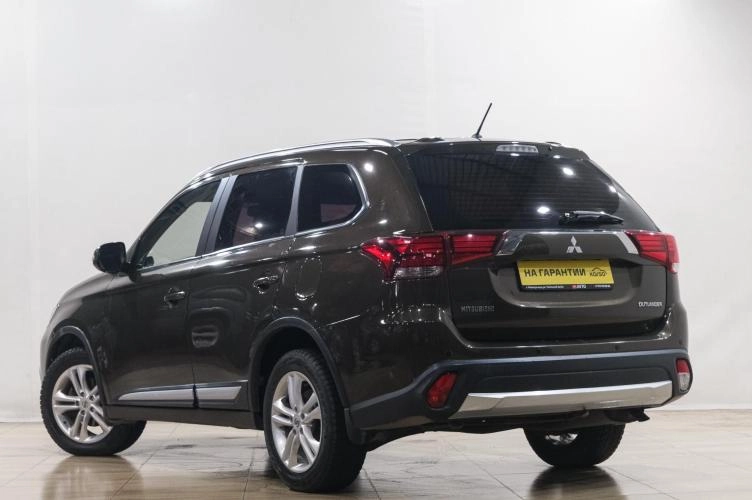 Mitsubishi Outlander 4 из 6