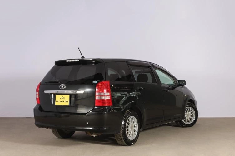 Toyota Wish 4 из 6