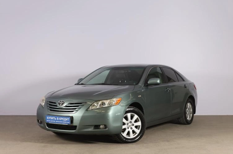 Toyota Camry 3 из 6