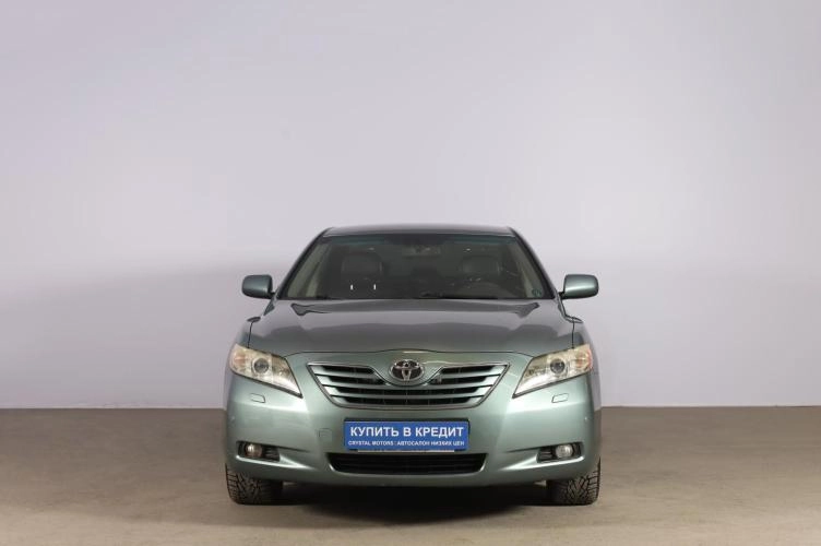 Toyota Camry 2 из 6