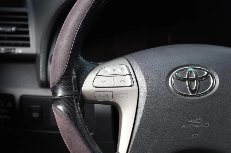 Toyota Camry 13 из 18