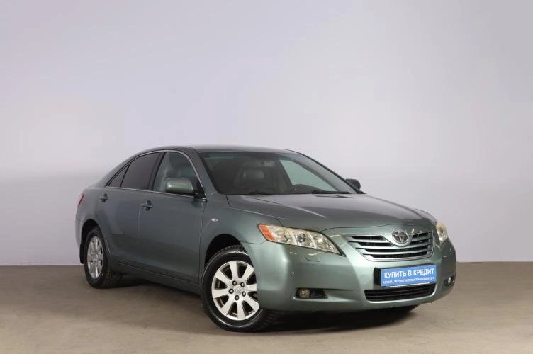 Toyota Camry 1 из 6