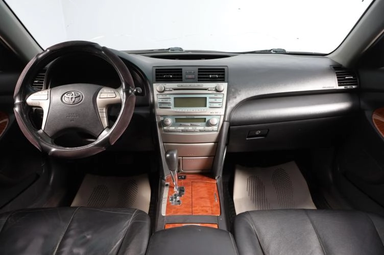 Toyota Camry 10 из 18
