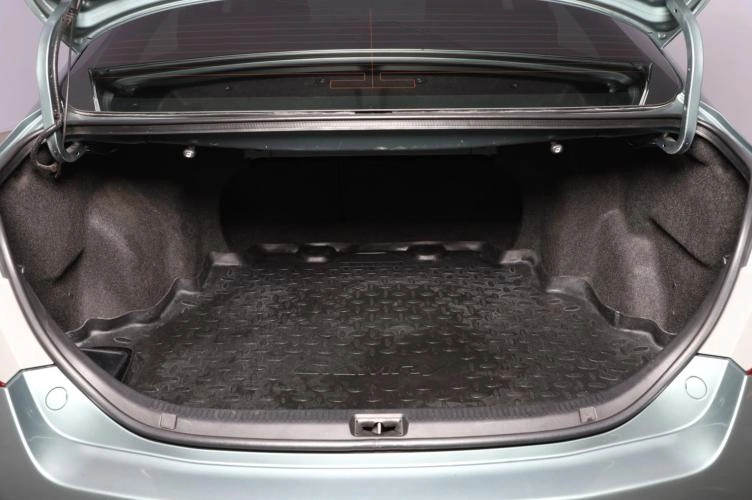 Toyota Camry 18 из 18