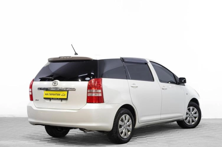 Toyota Wish 4 из 6