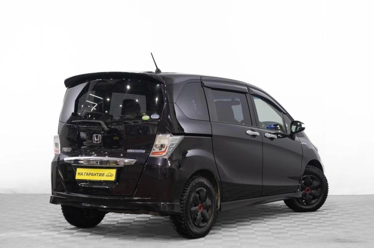 Honda Freed 4 из 6