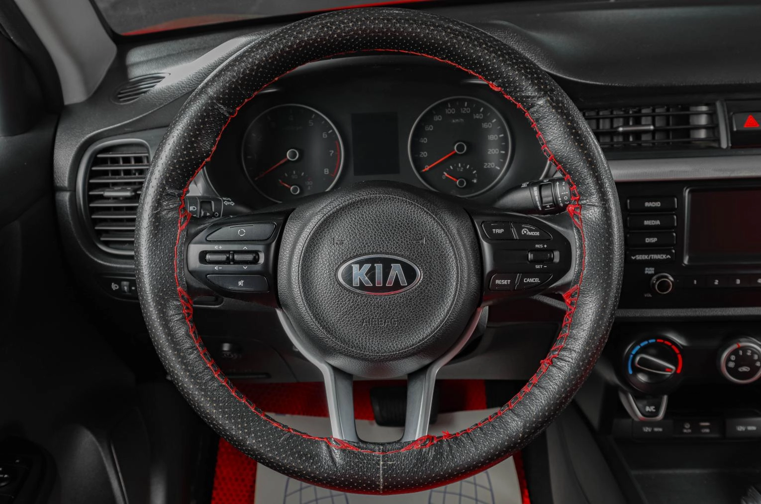 KIA Rio 13 из 18