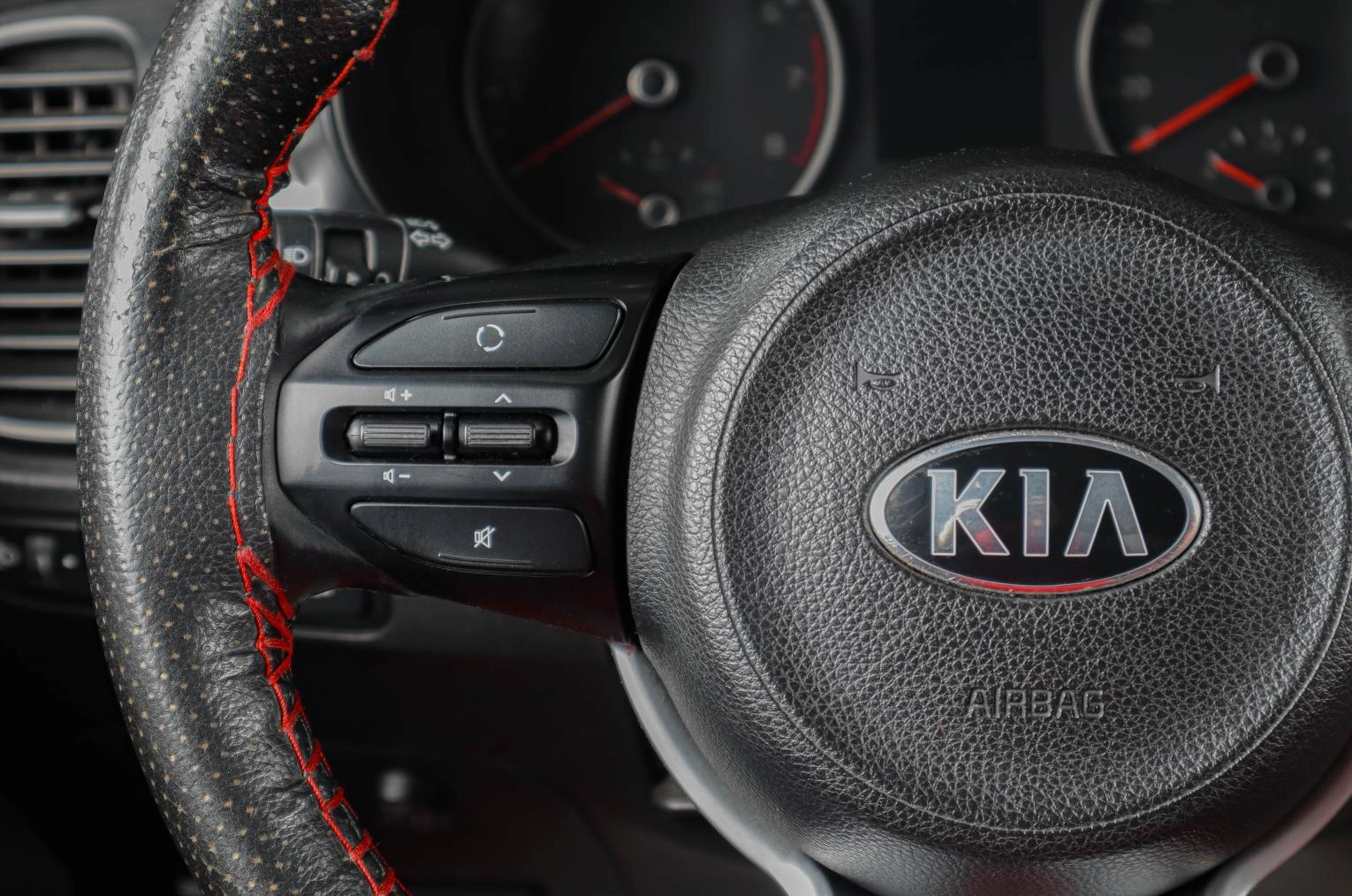 KIA Rio 14 из 18