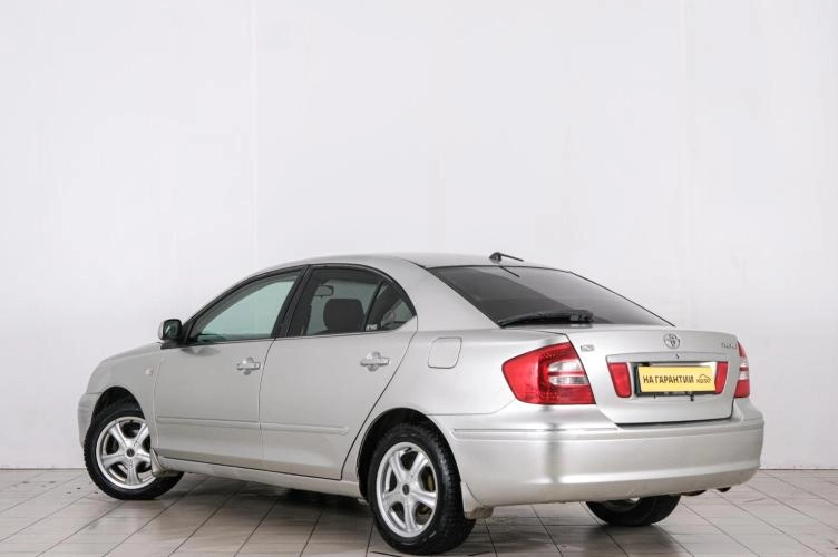 Toyota Premio 4 из 6
