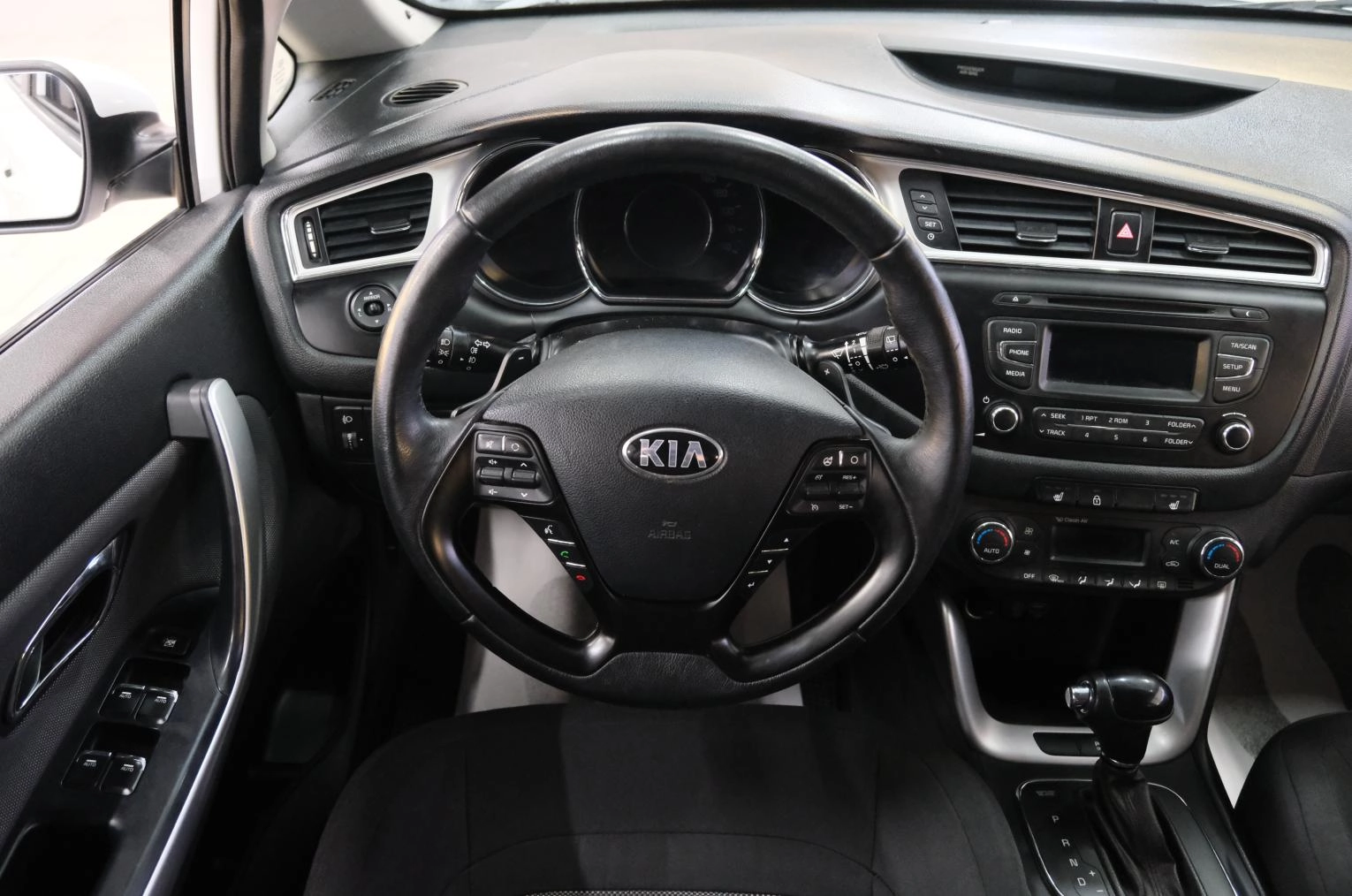 KIA cee'd 11 из 22
