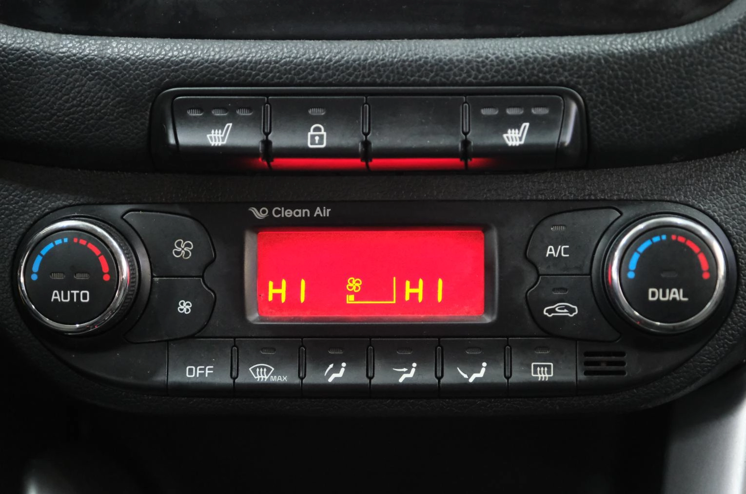 KIA cee'd 15 из 22