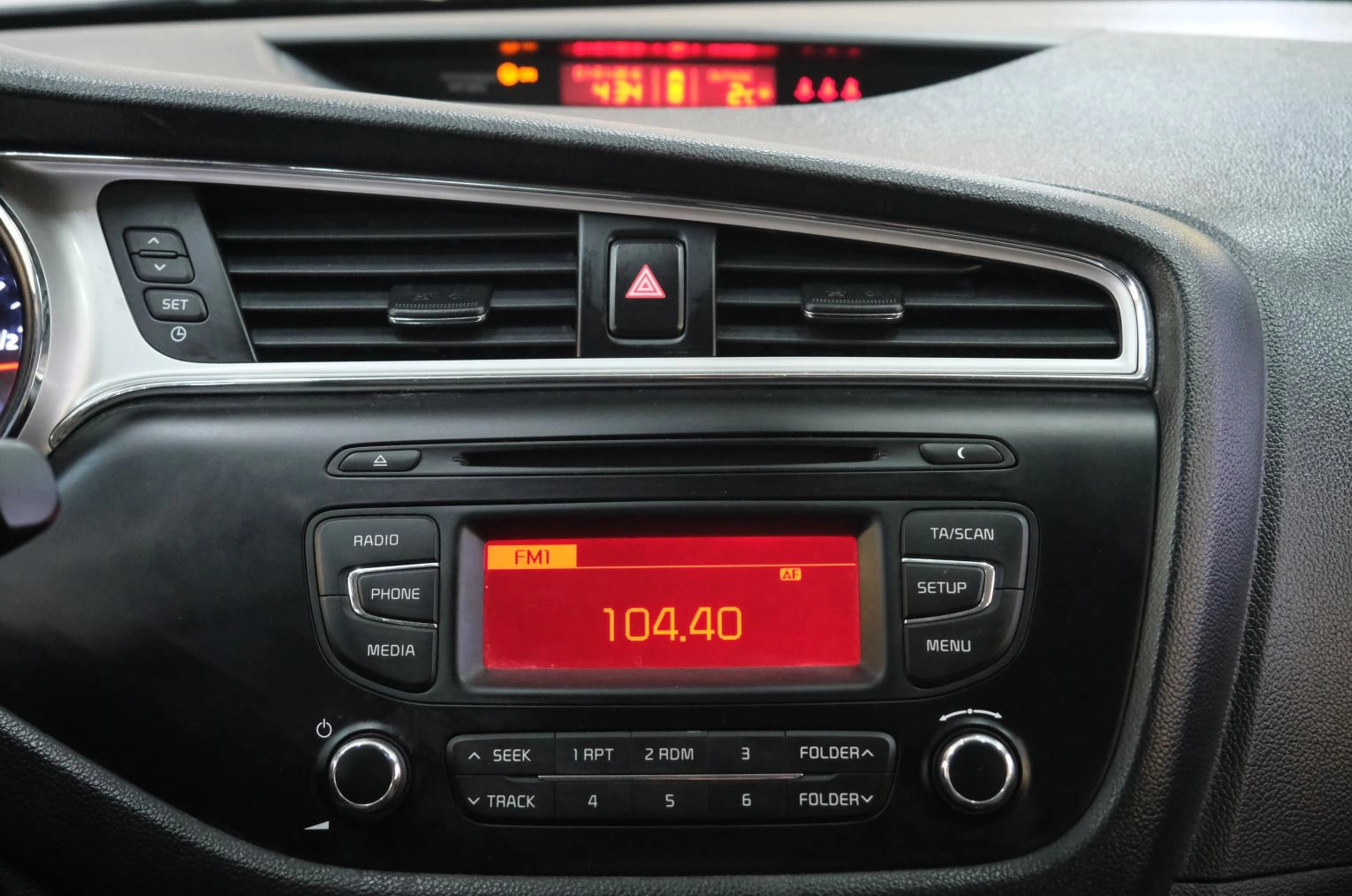KIA cee'd 14 из 22