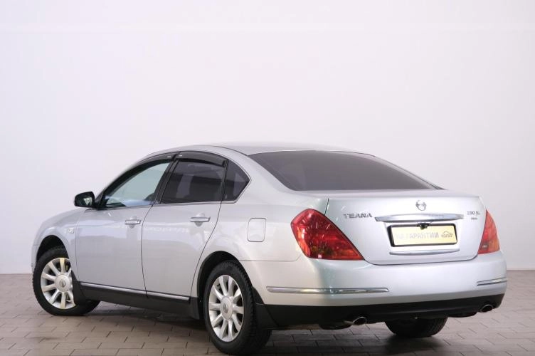 Nissan Teana 4 из 6