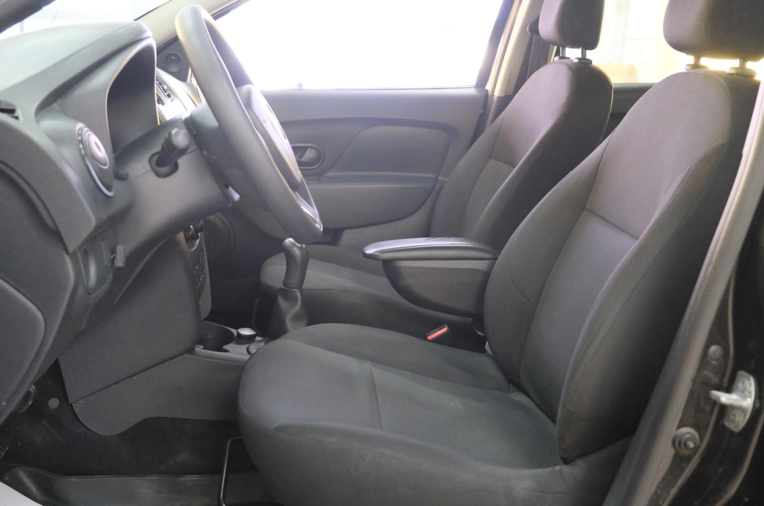 Renault Logan 7 из 19