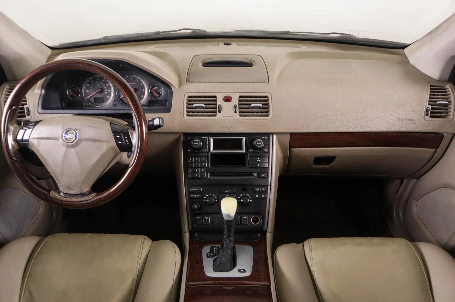 Volvo XC90 13 из 22