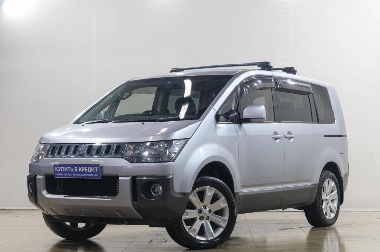 Mitsubishi Delica D5 3 из 6