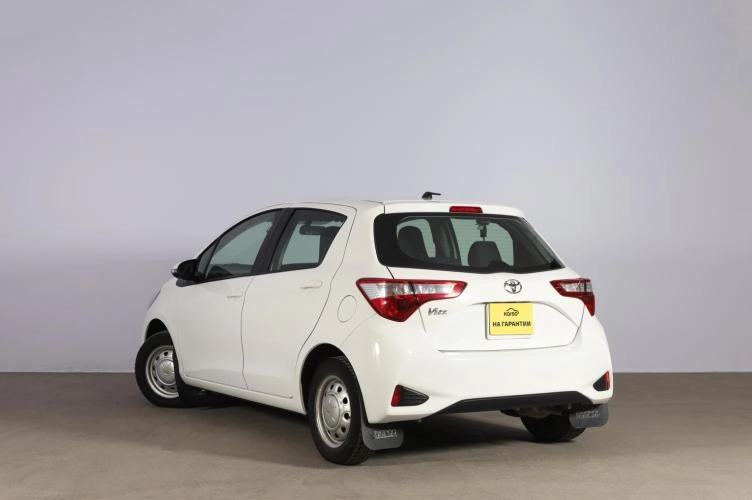 Toyota Vitz 4 из 6