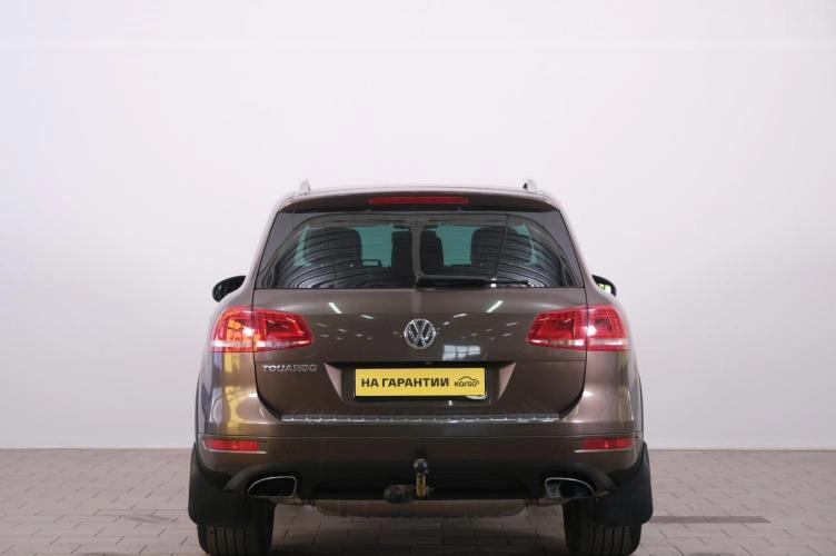 Volkswagen Touareg 5 из 6