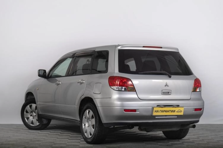 Mitsubishi Airtrek 5 из 6