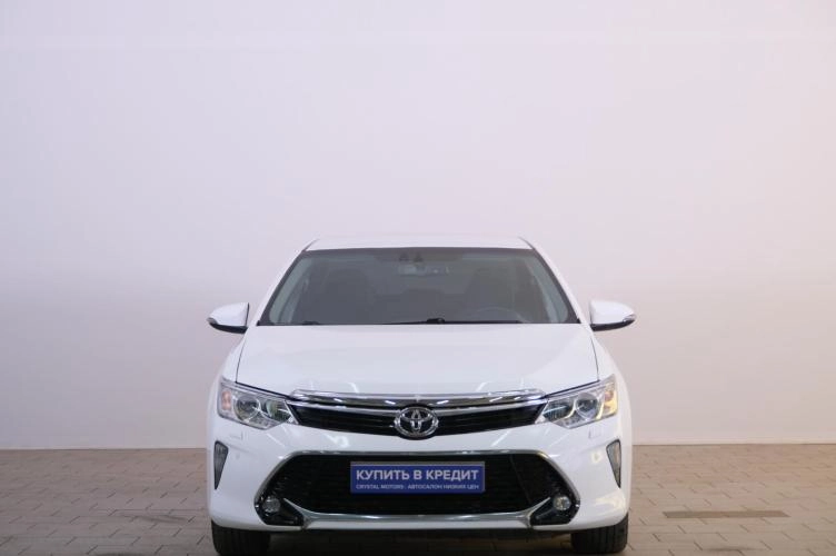 Toyota Camry 2 из 6
