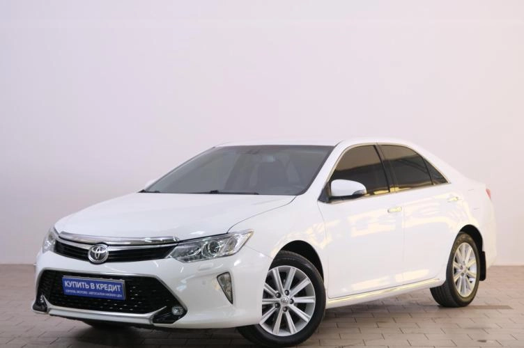 Toyota Camry 3 из 6