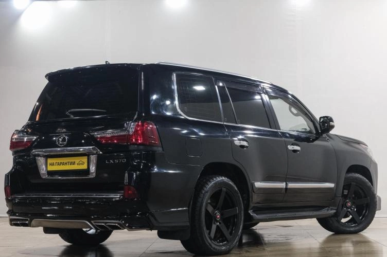 Lexus LX 6 из 6