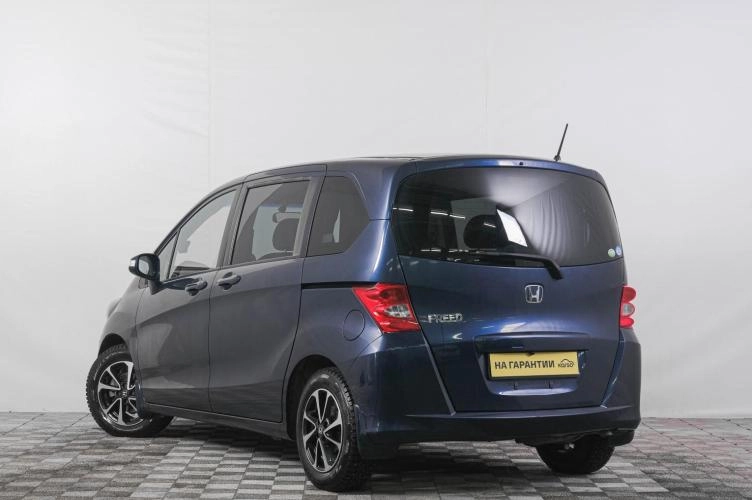Honda Freed 4 из 6