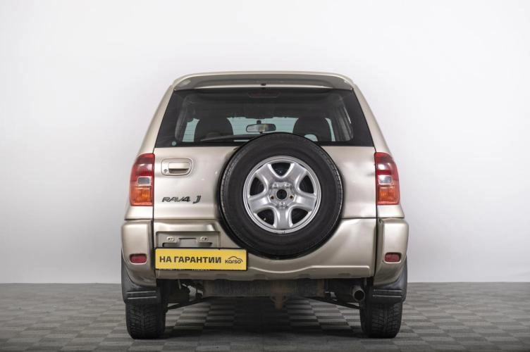 Toyota RAV4 4 из 6