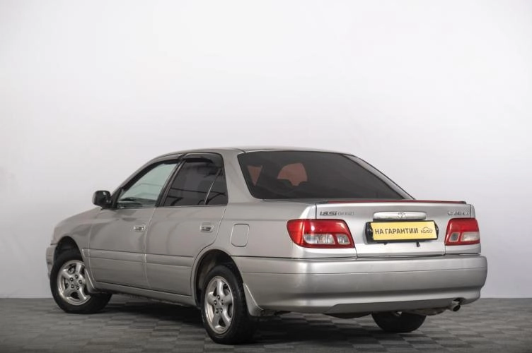 Toyota Carina 5 из 6
