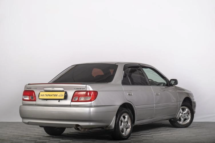 Toyota Carina 6 из 6