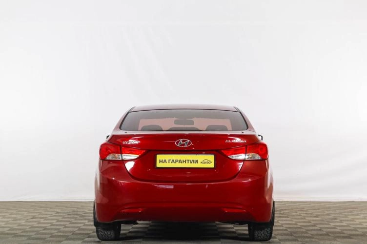 Hyundai Elantra 5 из 6