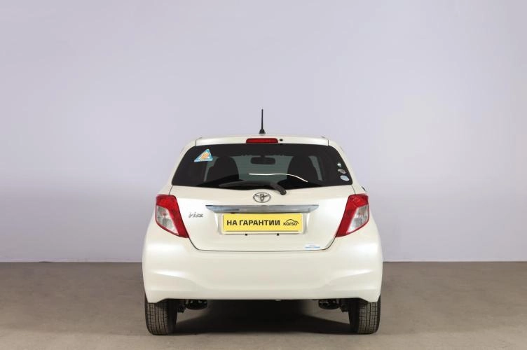 Toyota Vitz 5 из 6