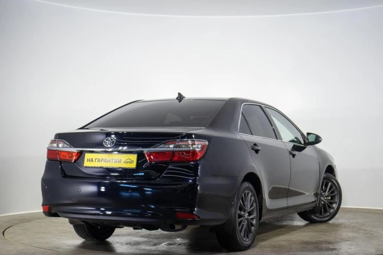 Toyota Camry 4 из 6