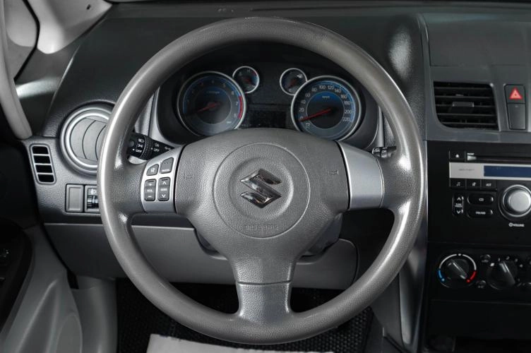 Suzuki SX4 13 из 17