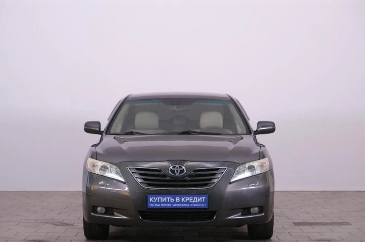 Toyota Camry 2 из 6