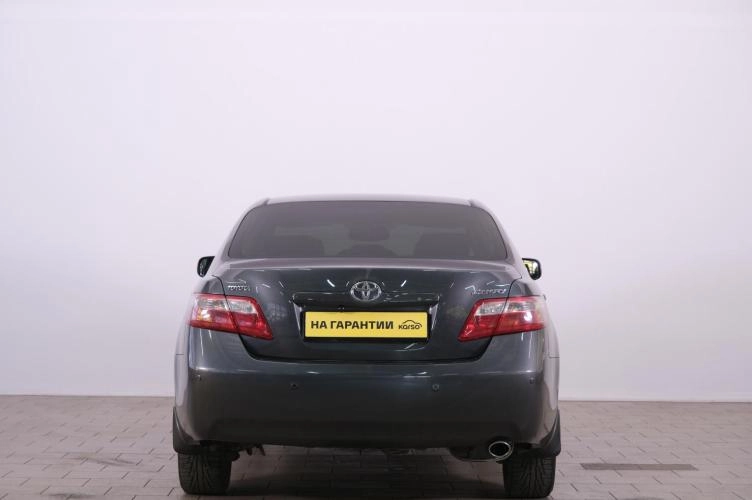 Toyota Camry 5 из 6
