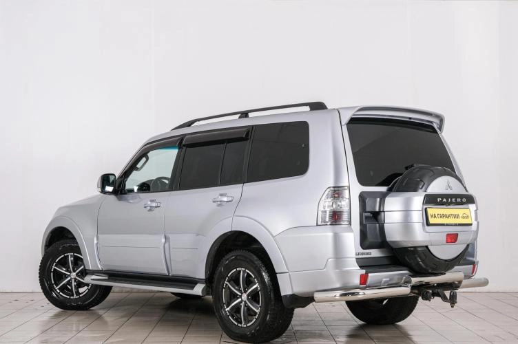Mitsubishi Pajero 4 из 6