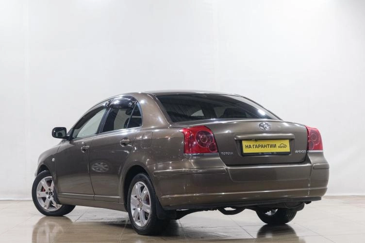 Toyota Avensis 4 из 6
