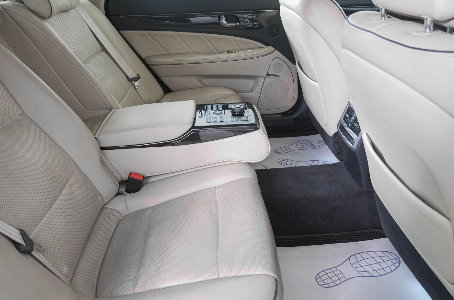 Hyundai Equus 10 из 28