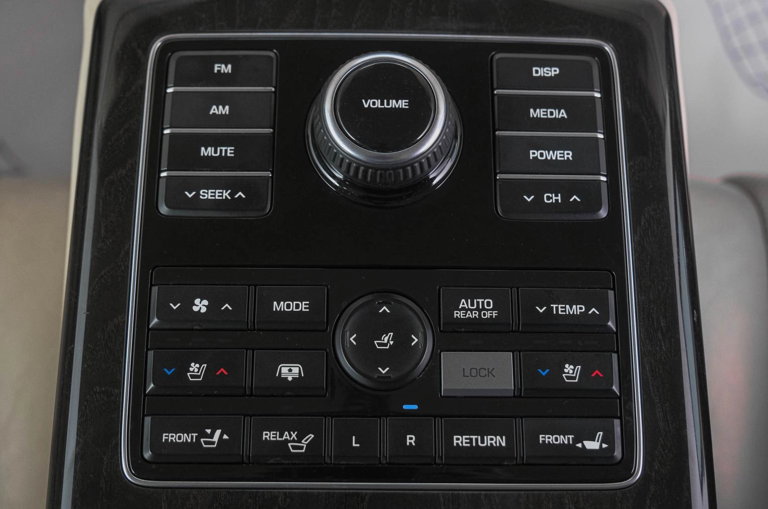 Hyundai Equus 24 из 28