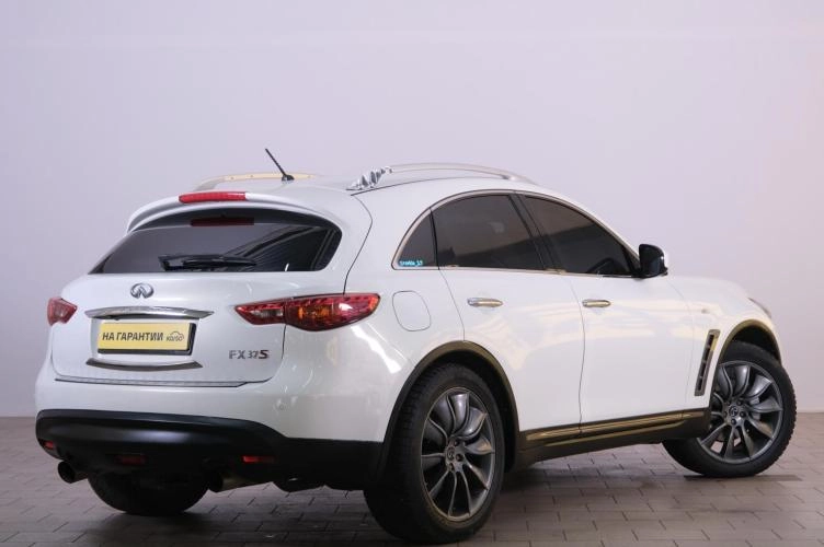 Infiniti FX37 6 из 6