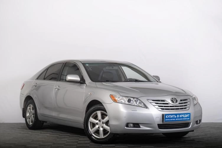 Toyota Camry 1 из 6
