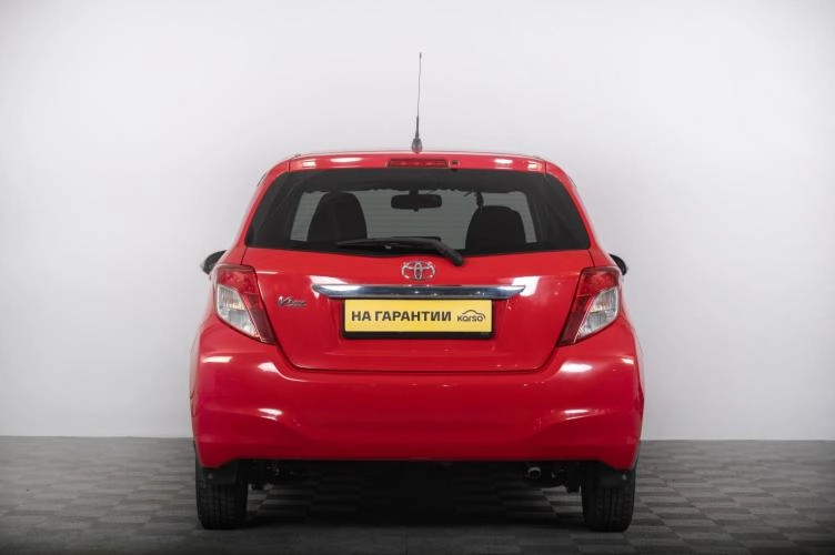 Toyota Vitz 4 из 6