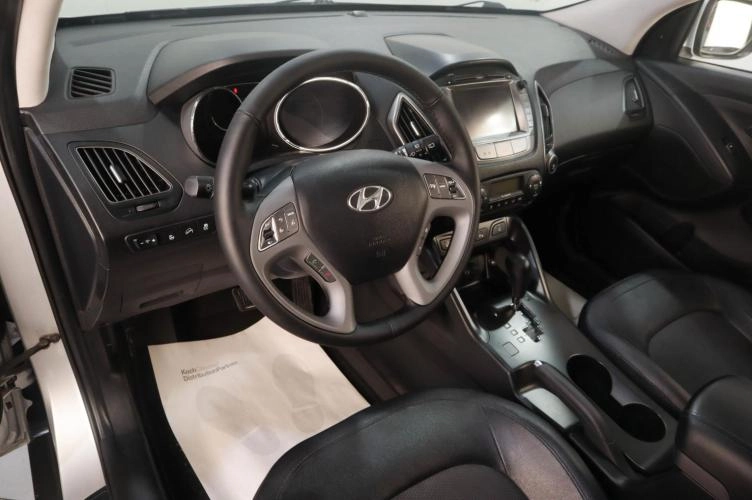 Hyundai ix35 8 из 17
