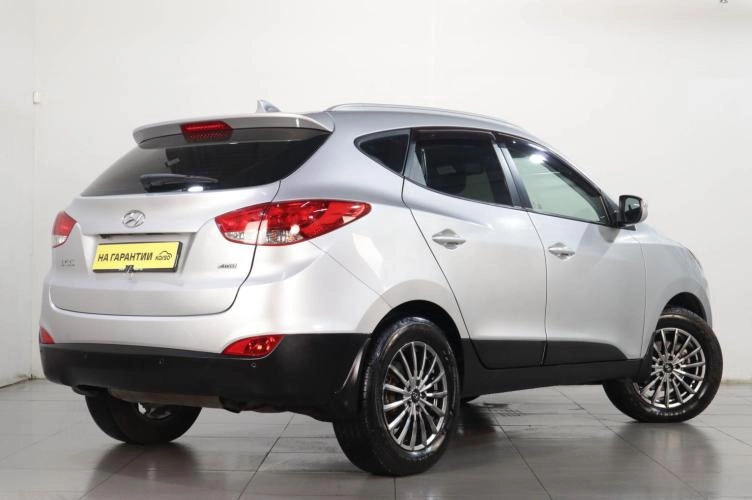 Hyundai ix35 4 из 6