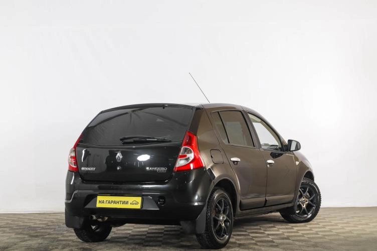 Renault Sandero 6 из 6